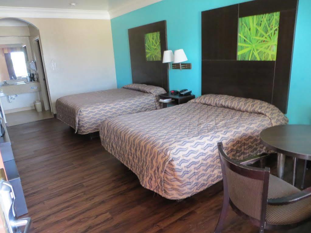 Hotel Super 8 By Wyndham Galveston Extérieur photo