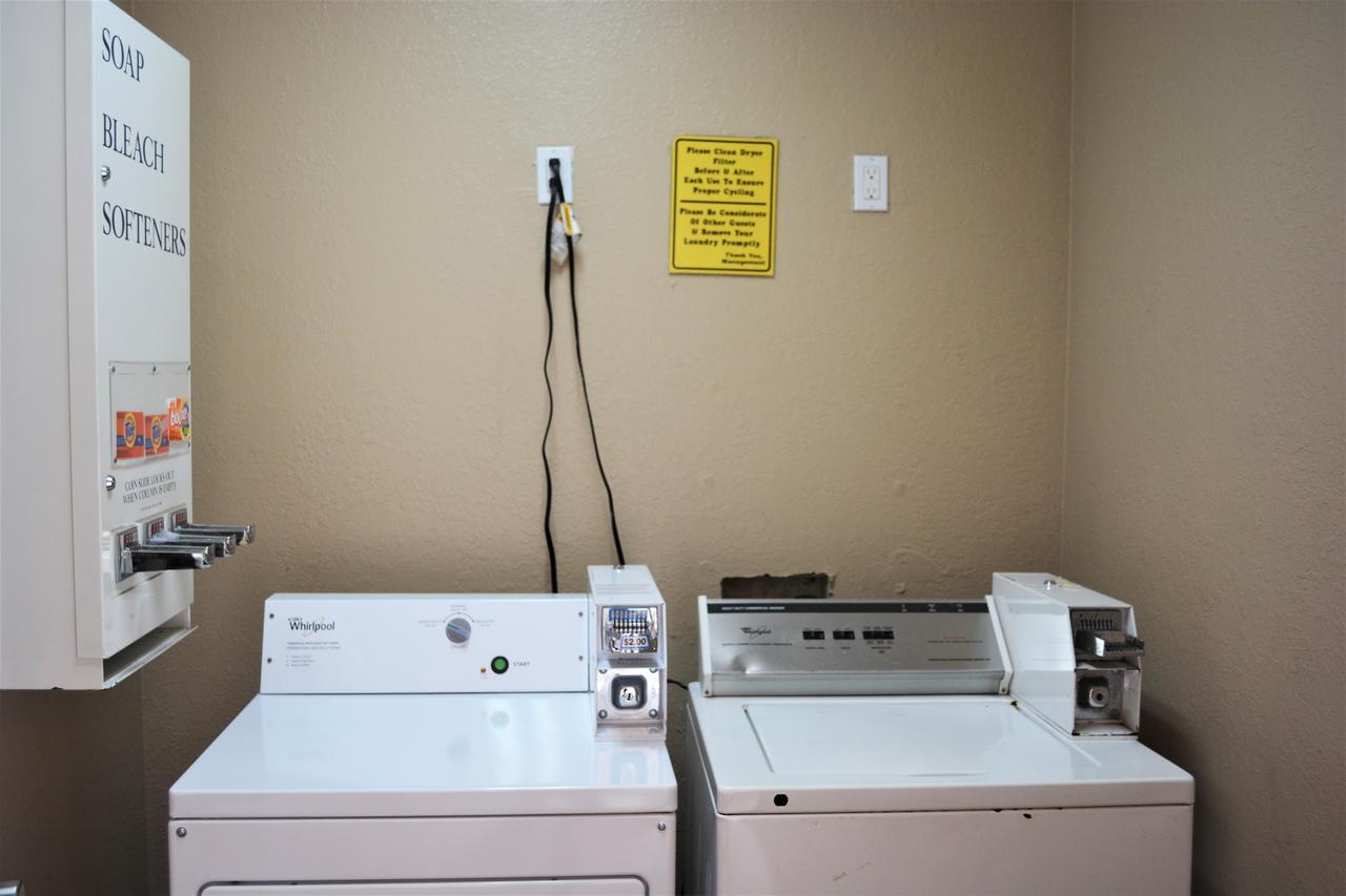 Hotel Super 8 By Wyndham Galveston Extérieur photo